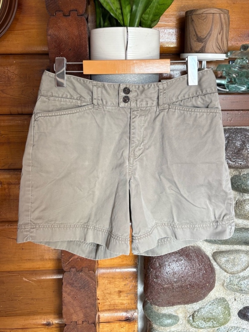 Eddie Bauer Mercer Fit Khaki Cotton Shorts Size 2